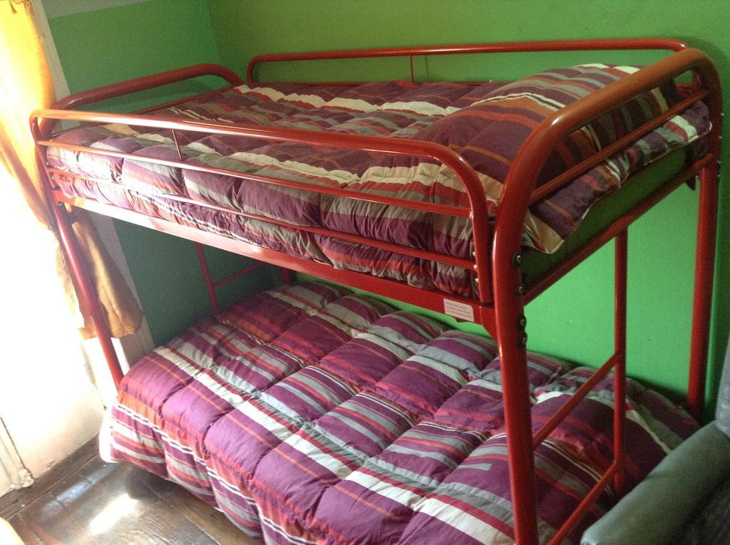 Bed & Breakfast Hostal Chaptex 1440 2*